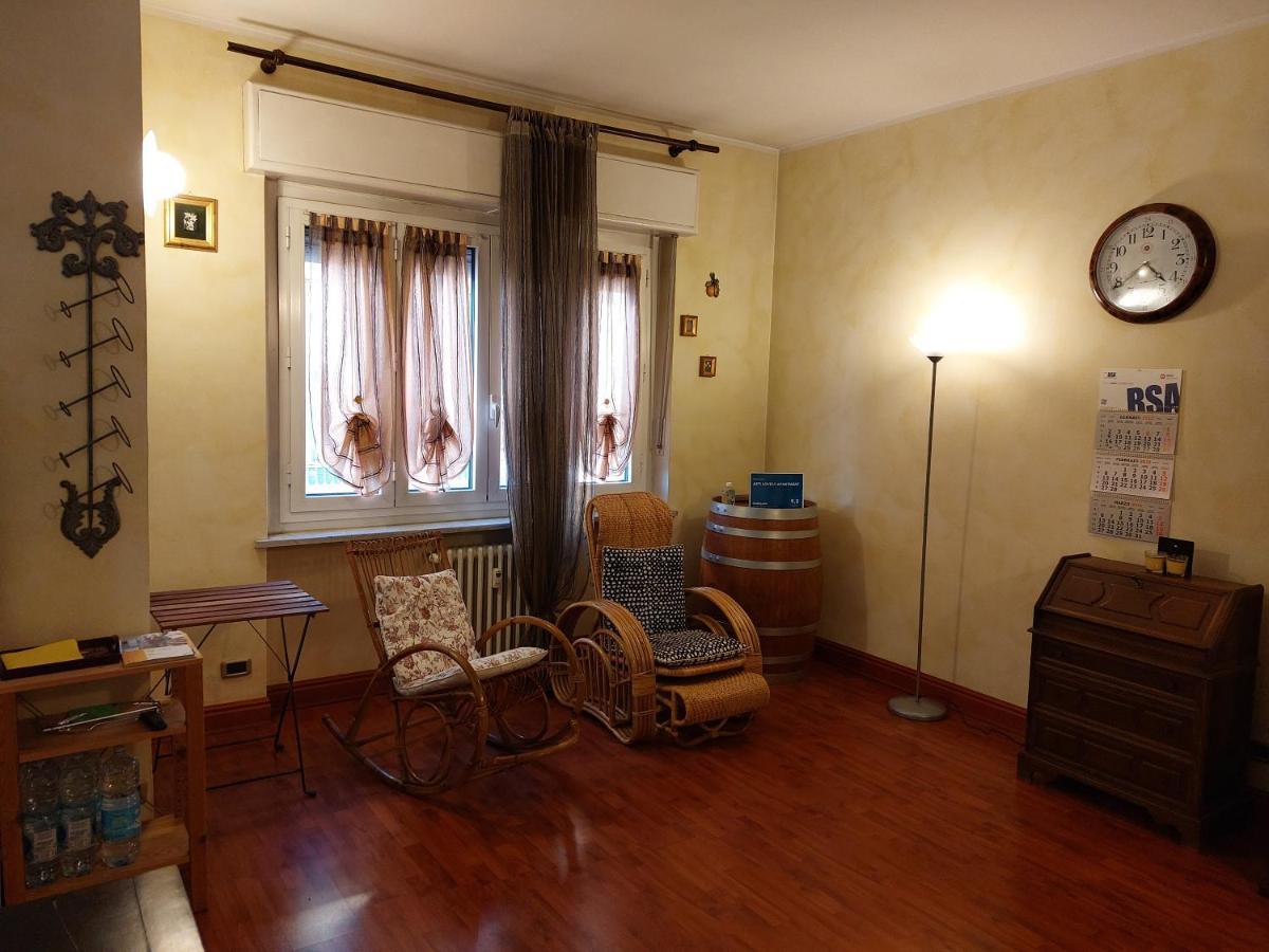 Asti Lovely Apartment Exterior foto
