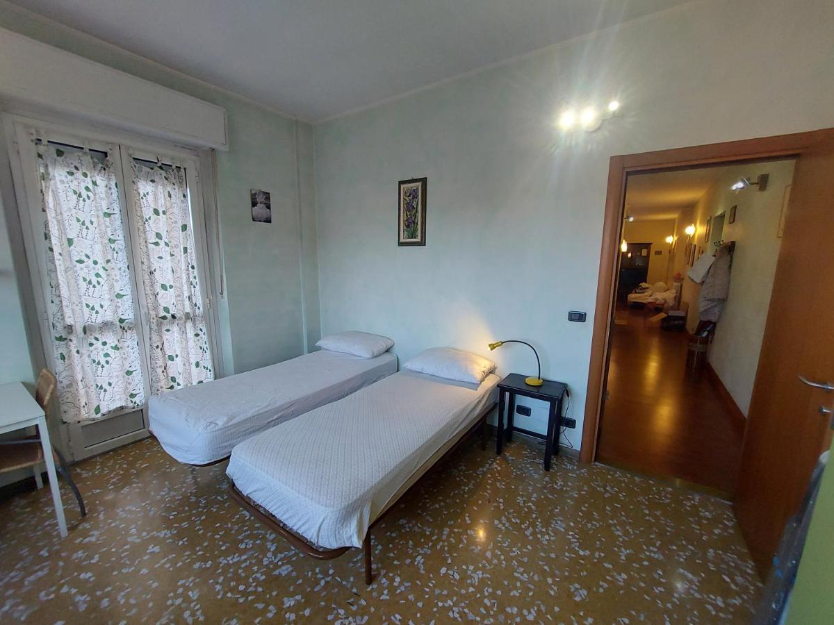 Asti Lovely Apartment Exterior foto