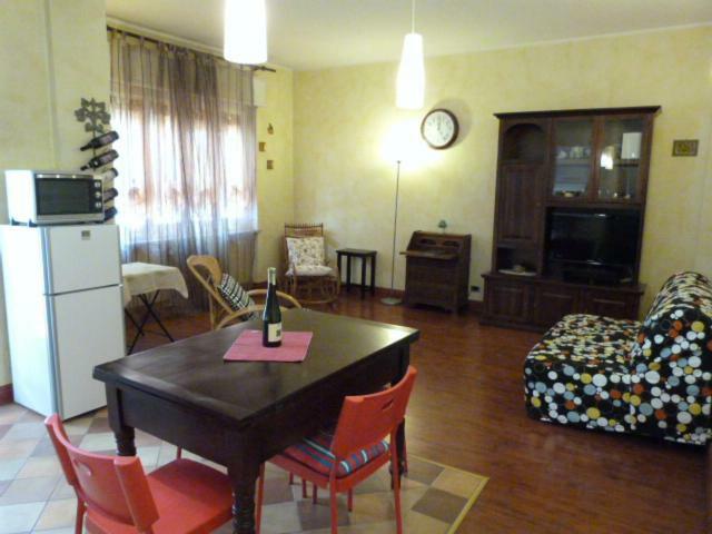 Asti Lovely Apartment Exterior foto